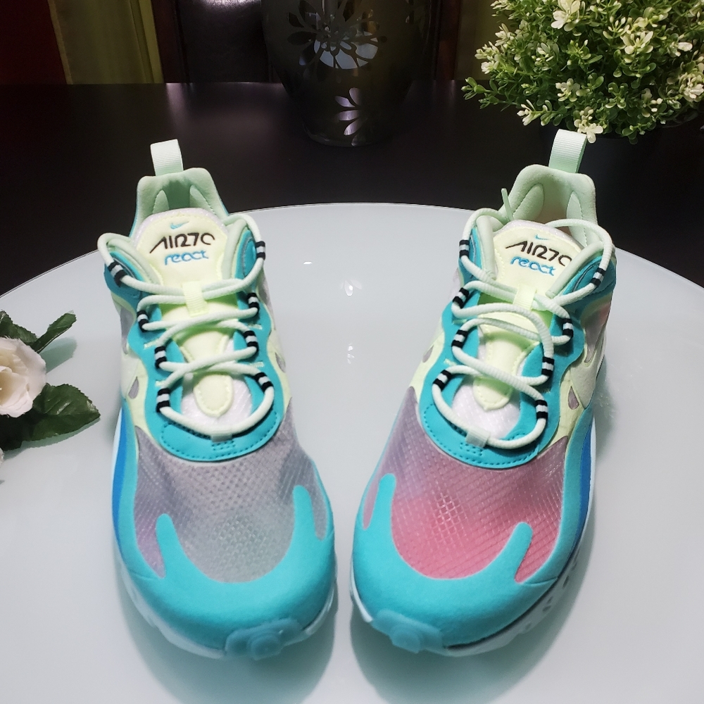 (SOLD) Nike Air Max 270 React Unisex - Picture 7 of 7